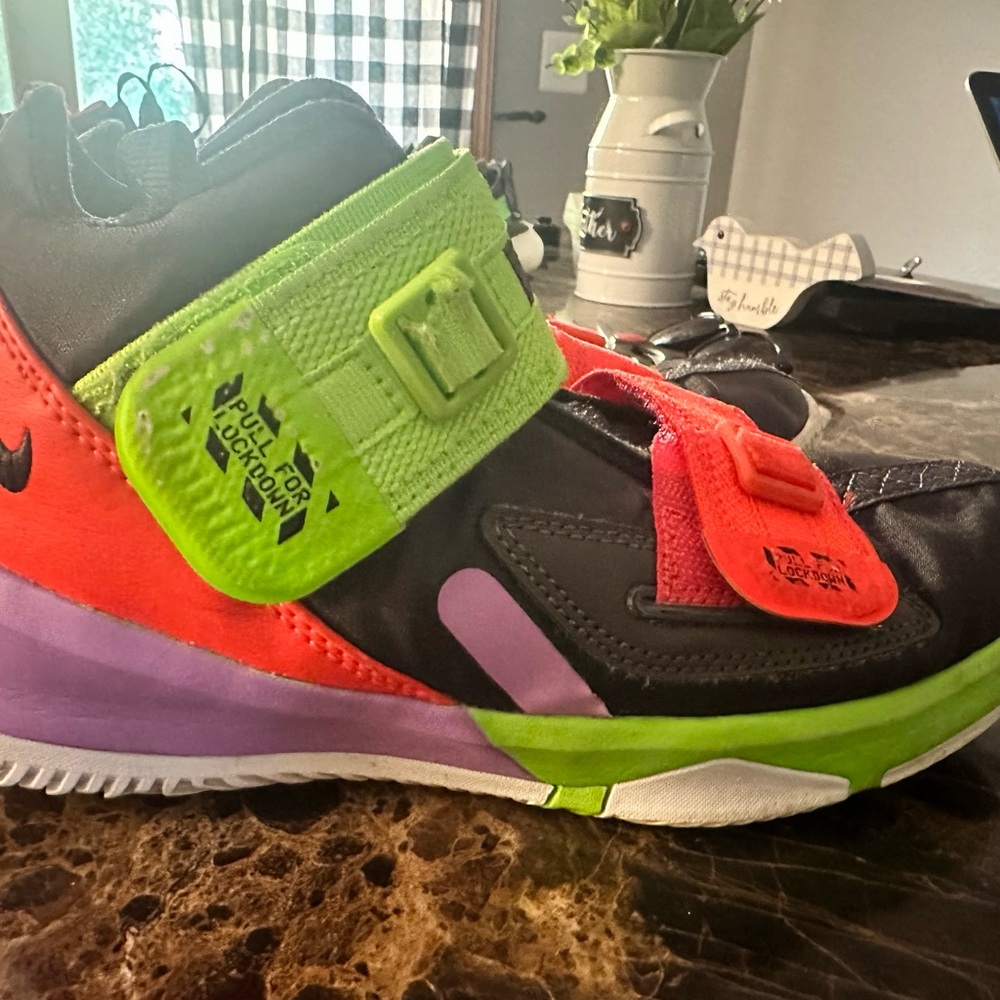 Nike LeBron Soldier 13 5.5Y